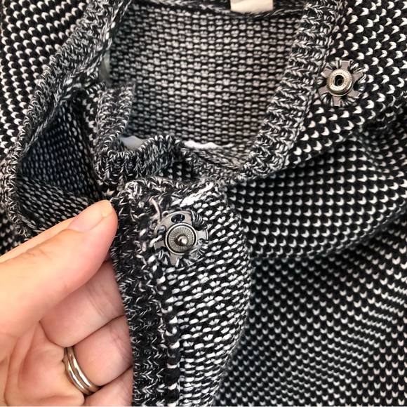 Ivivva by Lululemon girl’s cardigan sweater - Picture 4 of 9